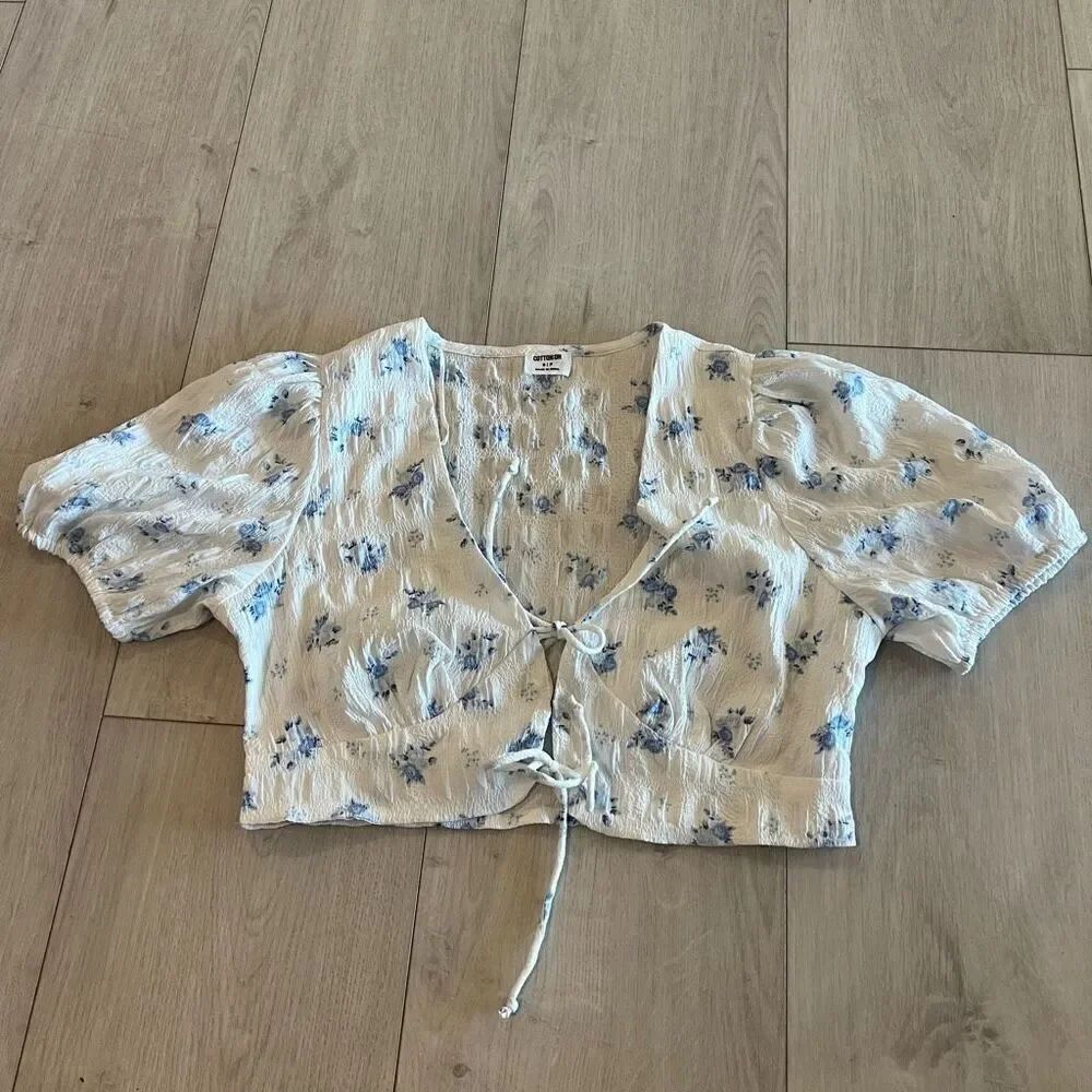 Cotton On white floral top size S